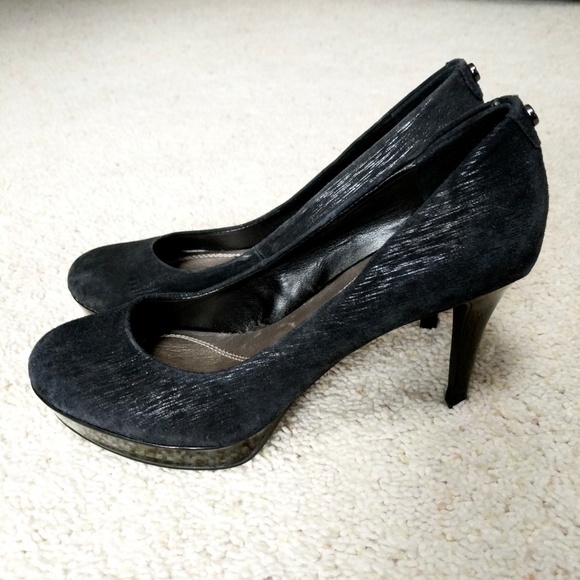 Tahari Sophia Black Classic Pumps Heels size 7.5 - Picture 2 of 8
